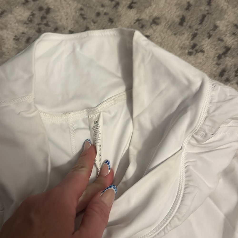 Halara White Size Medium Shorts - image 2